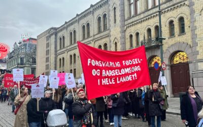 Sanitetskvinnene i 8. marstoget: Krever forsvarlig fødsels- og barselomsorg i hele landet